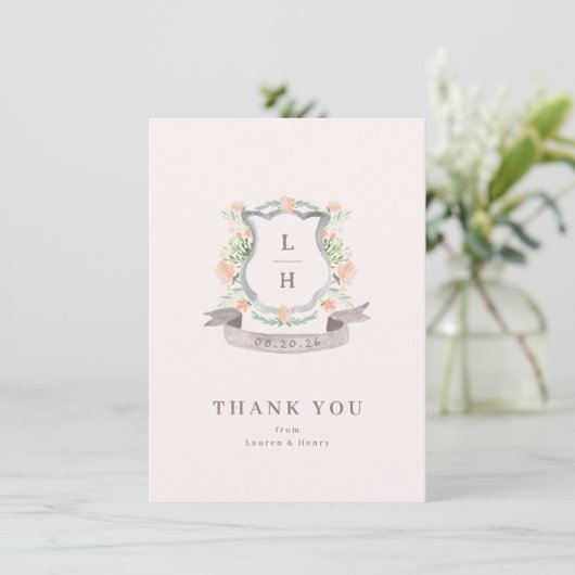 Floral Crest Waterverf Monogram Bruiloft Flat Bedankkaart (Staand voorkant)
