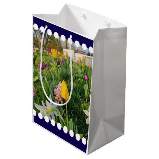 Floral Custom Gift Bag Medium Cadeauzakje (Achterkant Gekanteld)