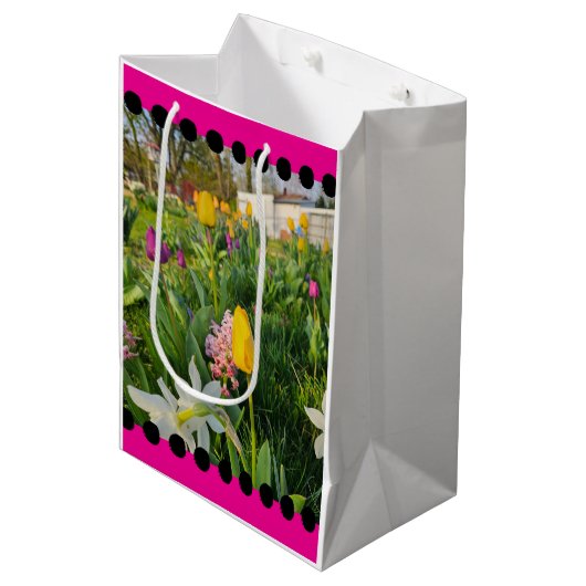 Floral Custom Gift Bag Medium Cadeauzakje (Voorkant Gekanteld)