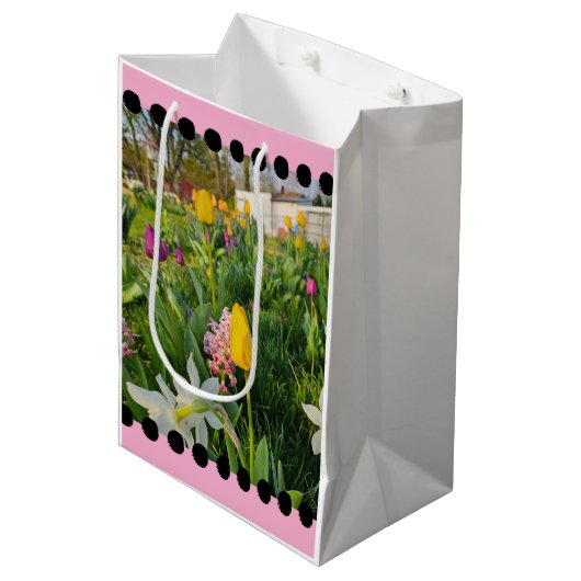 Floral Custom Gift Bag Medium Cadeauzakje (Voorkant Gekanteld)