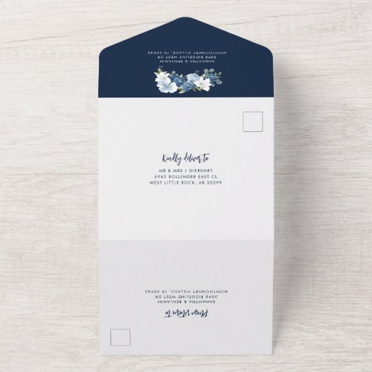 Floral Dusty Blue Bloom Script bruiloft All In One Uitnodiging (Buitenkant)
