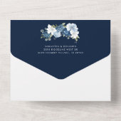 Floral Dusty Blue Bloom Script bruiloft All In One Uitnodiging (Achterkant)