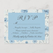 Floral Dusty Blue Country Garden Wedding RSVP Card Uitnodiging Briefkaart (Voorkant)