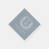 Floral Dusty Blue Crest Wedding Monogram Servet (Hoek)