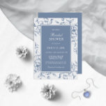 Floral Dusty Blue Elegant Bridal Shower Uitnodigin Kaart<br><div class="desc">Floral Dusty Blue Elegant Bridal Shower Uitnodiging. Een bruidsdouche uitnodiging met een elegant bloemenontwerp. Mooie stoffige blauwe bloemen op een lichte achtergrond. Perfect voor lente- en zomerbruiloften.</div>