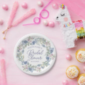 Floral Dusty Blue Wreath Bridal Shower Papieren Bordje (Feest)