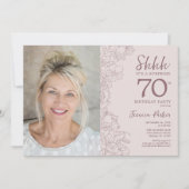 Floral Dusty Pink Surprise Foto 70e verjaardag Kaart (Voorkant)