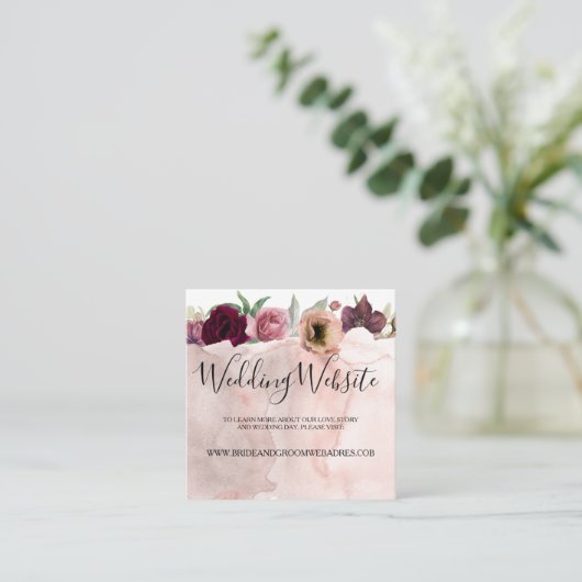 Floral Dusty Roos en Bourgogne Bruiloft Website Informatiekaartje (Staand voorkant)