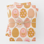Floral Easter Egg Pattern in Boho Pink Yellow Gold Inpakpapier Vel (In situ)