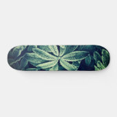 Floral Elegance: Frozen Planten Skateboard (Horizontaal)