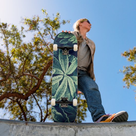 Floral Elegance: Frozen Planten Skateboard (Buiten 1)