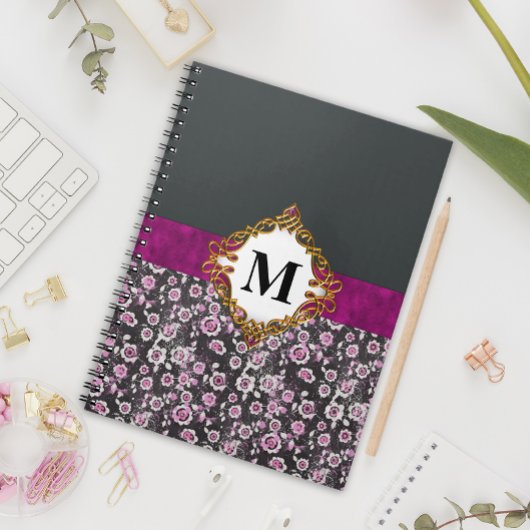 Floral Elegance Monogrammed Journal:  roze Notitieboek