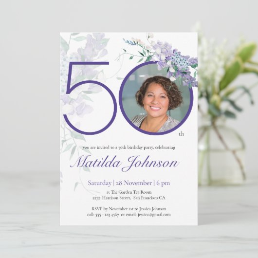 Floral Elegant Custom Paarse Foto 50e Verjaardag Kaart (Staand voorkant)