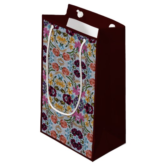 Floral Embroidery Pattern met prachtige bloemen Klein Cadeauzakje (Voorkant Gekanteld)