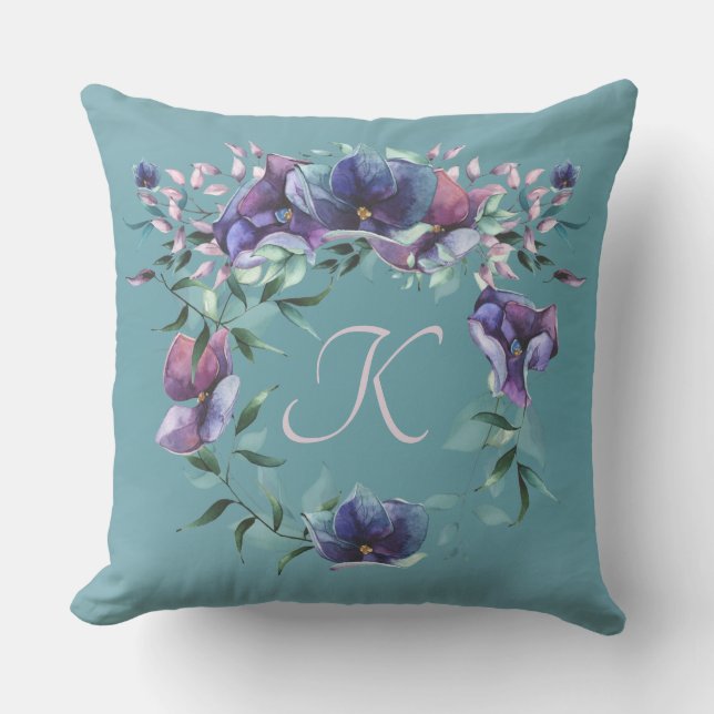 Floral Enchantment Monogram op Blauwgroen Ombre Th Kussen (Voorkant)