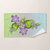 Floral Fantasy Lila Flowers Green Shapes Fractal Bad Handdoek (Handdoek)