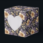 Floral Favor Treat Box Bedankdoosjes<br><div class="desc">Party favour traktbox wordt getoond met een mooie paarse meerkleurige bloemenprint. Pas dit object aan of koop het object zoals het is. Tip: voeg gewoon je geweldige traktaties toe en voeg wat feestelijk lint toe. Afbeelding onder licentie</div>