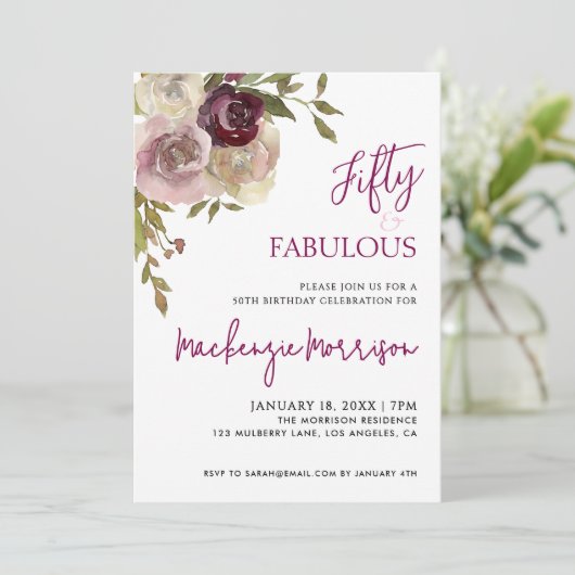Floral Fifty and Fabulous Script Birthday Party Kaart (Staand voorkant)
