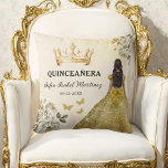Floral Gold Princess Quinceanera Verjaardag Kussen<br><div class="desc">Voeg een vleugje elegantie toe aan uw feest met het Floral Gold Princess Quinceañera Birthday Sierkussen. Dit prachtige kussen heeft een luxe gouden ontwerp versierd met delicate bloemaccenten, die de schoonheid en sophisticatie van een quinceañera met een prinsessenthema vastleggen. Perfect als een decoratief stuk of een doordachte aandenken, het brengt...</div>