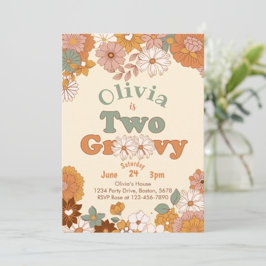 Floral Groovy Twee Retro 2e Verjaardag Uitnodiging (Staand voorkant)