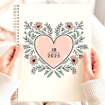 Floral Heart 2025 Monogram Planner<br><div class="desc">Omarm liefde en organisatie met deze charmante planner met een hartvormig bloemontwerp. Personaliseer het met uw monogram voor een unieke en oprechte aanraking. Deze planner is perfect voor het bijhouden van afspraken, to-do's en al uw belangrijke data gedurende 2025. Met zijn mooie ontwerp en ruime schrijfruimte is het een must-have...</div>