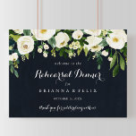 Floral Horizontal Rehearsal Welkomstbord Poster<br><div class="desc">Dit horizontale pleidooi voor een bloemrijke repetitie is perfect voor een rustige trouwrepetitie. Het ontwerp is voorzien van elegante waterverf witte pinda's met een groen blad op een donkerblauwe achtergrond.</div>