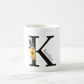 Floral K Monogram Mok met bewerkbare naam (Center)