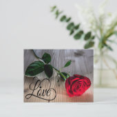 Floral Love Red Rose Flower Rustic Wood Briefkaart (Staand voorkant)