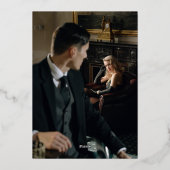 Floral Magenta Crest Monogram Weddenschap Folie Uitnodiging (Achterkant)