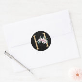 Floral magnolia monogram in gouden letter H Ronde Sticker (Envelop)