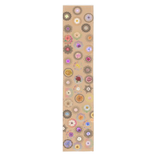 Floral Mandala Fusion: Elegant Table Runner Korte Tafelloper (Voorkant)
