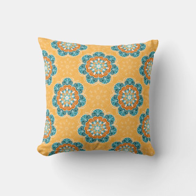 Floral Mandala Tegel in Oranje en Blauwgroen Kussen (Voorkant)