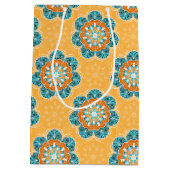 Floral Mandala Tegel in Oranje en Blauwgroen Medium Cadeauzakje (Achterkant)