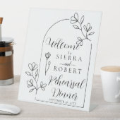 Floral Minimal Rehearsal Dinner Welcome Reclamebord Met Voetstuk (Insitu)
