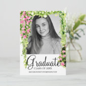 Floral Modern Elegant Script Afstuderen Foto Aankondiging (Staand voorkant)