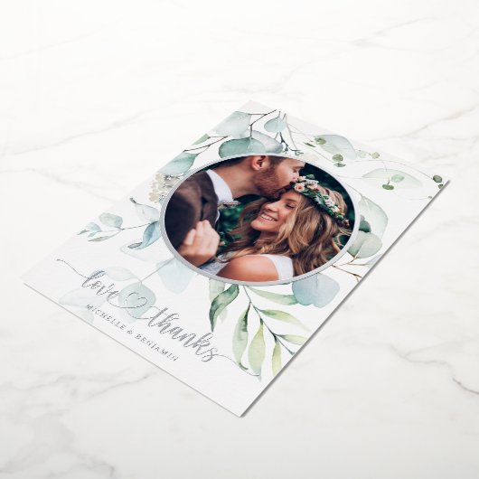 Floral Modern Elegant Weddenschap Foto Folie Uitnodiging (Gedraaid)