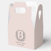 Floral Monogram Bruiloft Blush Roze Crest Modern Bedankdoosjes (Geopend)