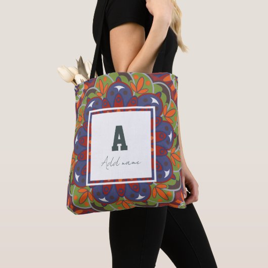 Floral Monogram Mandala Aangepaste naam Tote Bag (Dichtbij)