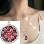 Floral monogram roze en rode rozen zilver vergulden ketting<br><div class="desc">Prachtig kleurrijk bloemontwerp. Dit ontwerp ziet er goed uit op elk product. ⭐PERSONALISEER deze sjabloon met uw kunstwerk. ⭐Bewerk het verder om meer wijzigingen aan te brengen. ⭐BRENG dit ontwerp over op elk product. Bezoek al mijn winkels op bit.ly/SandyspiderStores (knippen en plakken).</div>