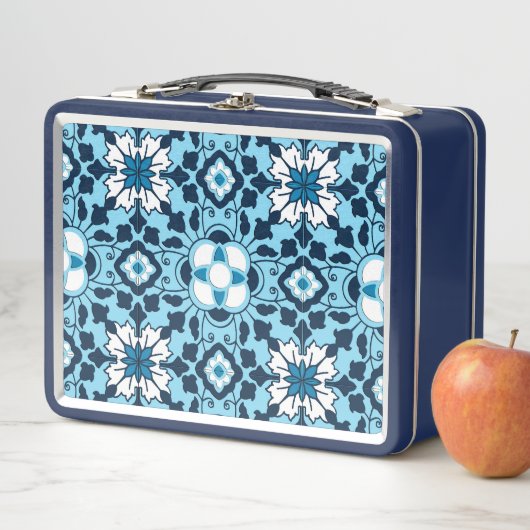Floral Moroccan Tile, Indigo, Sky Blue en White (In situ)