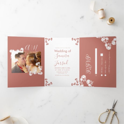 Floral Motif Botanical Salmon Wedding Kraft Drieluik Kaart (Binnen)