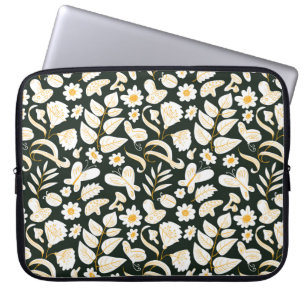 Floral naadloos patroon met vlinders en insecten. laptop sleeve