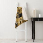 Floral Name Throw Blanket - Black en Gold (In situ)