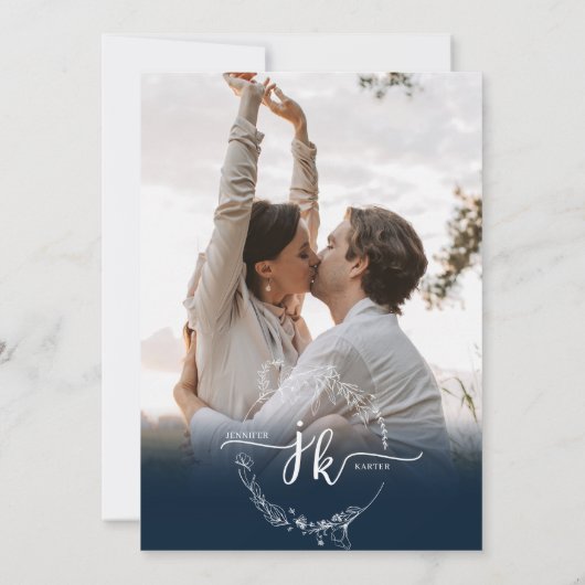 Floral Navy Blauw Monogram Foto QR Code Bruiloft Kaart (Achterkant)