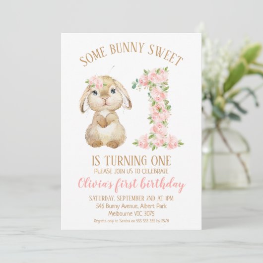 Floral Number Bunny Rabbit 1st Birthday Invitation Kaart (Staand voorkant)