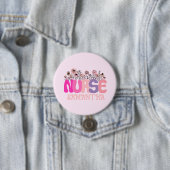 Floral Nurse Ronde Button 7,6 Cm (In situ)
