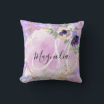 Floral-Paarse, roze en goudregenboogmarmer Kussen<br><div class="desc">Meisjes en chic gooien kussens met paarse marmer regenboogeenhoorns, een gouden florale lijst met blauwe en perzikbloemen, en een wazige roze achtergrond. Uw douanenaam en monogram worden geschreven in een elegant handgeschreven manuscript met letters. U kunt de tekstkleur en de doopvontstijl en de grootte veranderen gebruikend de pas optie aan....</div>