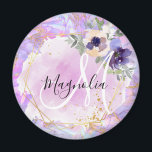 Floral-Paarse, roze en goudregenboogmarmer Magneet<br><div class="desc">Girly and chic magnet met paarse marmer regenboogeenhoorns, een gouden florale lijst met blauw- en perzikbloemen, en een wazige roze achtergrond. Uw douanenaam en monogram worden geschreven in een elegant handgeschreven manuscript met letters. U kunt de tekstkleur en de doopvontstijl en de grootte veranderen gebruikend de pas optie aan.</div>