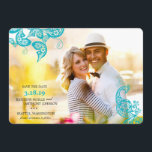 Floral Paisley Turquoise Peacock Foto Save The Date<br><div class="desc">De  Floral Paisley Turquoise Blue Peacock Elegant foto bewaart de Date Kaart. Ontworpen door: fat*fa*tin. Eenvoudig aan te passen met uw eigen tekst,  foto of afbeelding. Voor douaneverzoeken,  te contacteren gelieve vet*fa*tin direct. Aangepaste kosten zijn van toepassing op www.zazzle.com/fat_fa_tin www.zazzle.com/color_therapy www.zazzle.com/fatfatin_blue_knot www.zazzle.com/fatfatin_red_knot www.zazzle.com/fatfatin_box www.zazzle.com/fatfatin_ink</div>