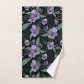 Floral Pansy met Foliage op Donkere achtergrond Bad Handdoek (Handdoek)